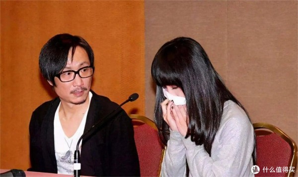 娱乐圈明星故事 篇一百一十：阿Sa和郑中基离婚后哭诉，她发现老公私自藏着陌生女人的比基尼