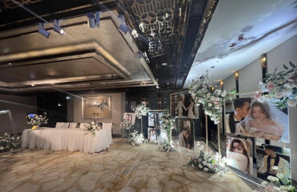 香港足球队班主长子大婚，郭富城携方媛出席，邱淑贞袁咏仪都好美