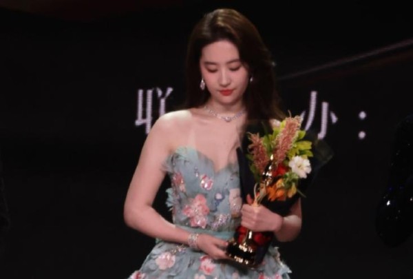 刘亦菲迎来好消息，这次这个大瓜，整个娱乐圈都知道了