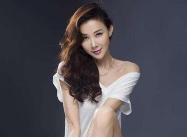 沉迷整容难以自拔的女星，李小璐第八，郑爽第二，张檬排第几？