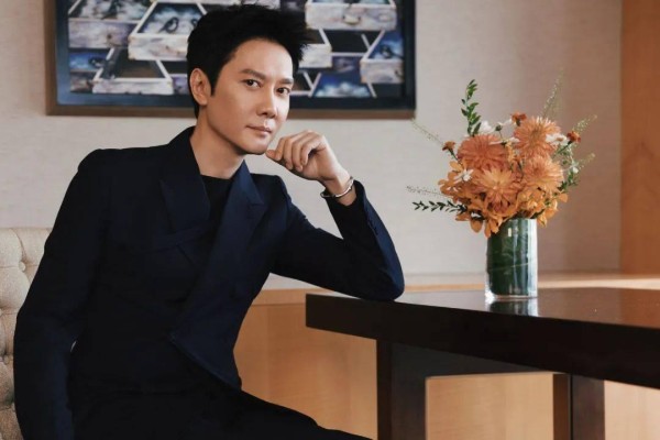 娱乐圈明星情感与事业的多面剖析