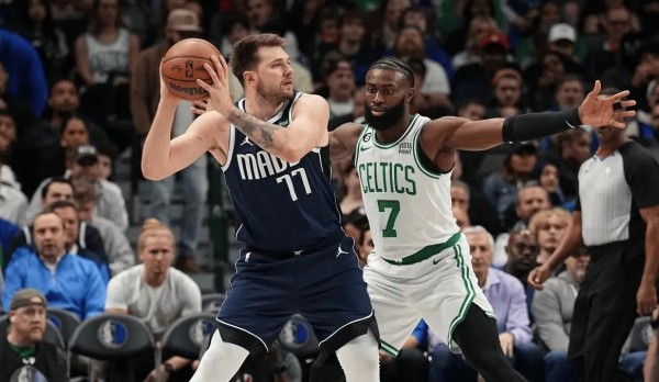 输19分！联盟第一轰然倒下，NBA季后赛最强队伍诞生，首发5个超巨
