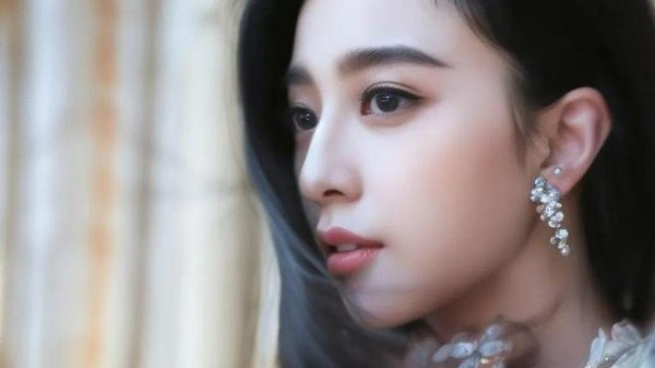 1年带货10亿，被“封杀”6年，范冰冰还在牌桌上