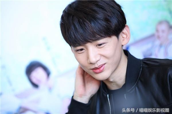 没有经纪人的6位明星, 图一从不缺戏拍, 图五国内学历最高的演员