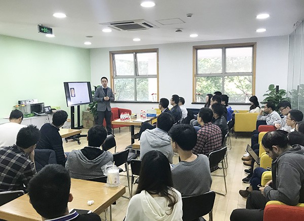 密院微型研讨会第八期：教师沈泳星介绍断裂相场法