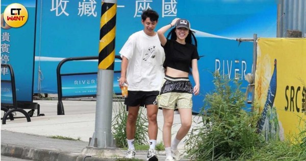宋宋与各务孝太曾被拍到一路都紧贴在一起，有说有笑十分甜蜜。（图／本刊摄影组）