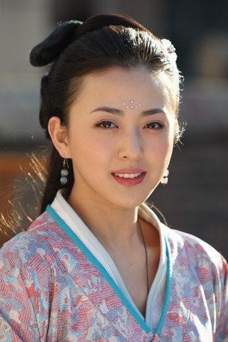 同毕业于北影, 曾参演同一部戏, 杨幂是她丫鬟! 如今因胡歌爆红!