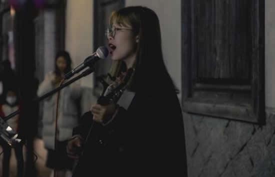 抖音如果回忆容易我会想你念你什么歌 歌曲《沉醉的青丝》演唱者及歌词介绍 第3张