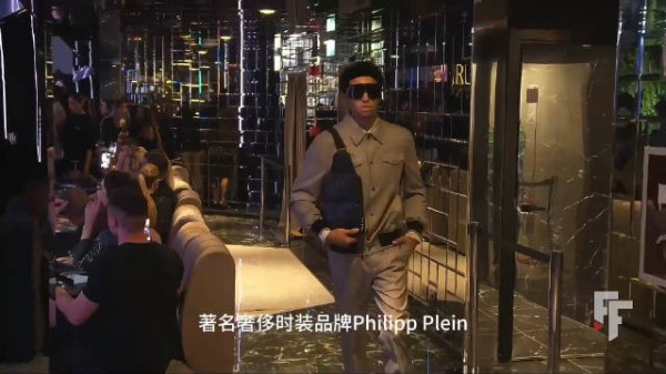 Philipp Plein米兰时装周发布2025春夏系列，奢华创新震撼时尚界