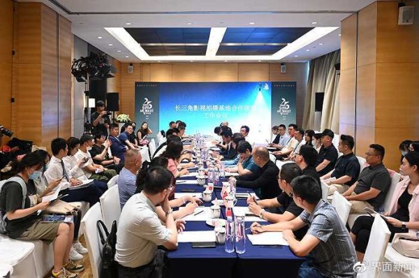 https://r.sinaimg.cn/large/article/2ea81d2f6b33808b279f13a45c1b3955