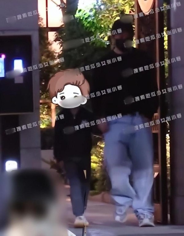 赵丽颖新恋情疑似曝光 甜蜜互动引关注