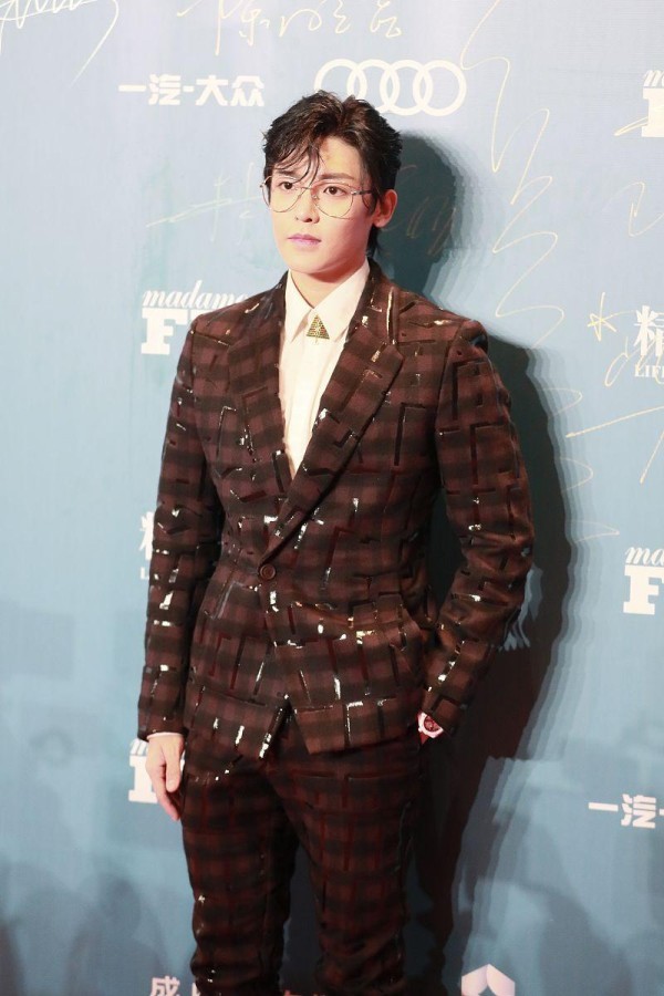 侯明昊VS黄明昊：童星VS顶流的星途对决