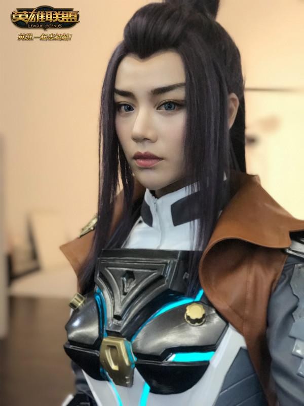 明星cos游戏女角色对比，成龙乱入成第一人？杨颖神似，她最惊艳