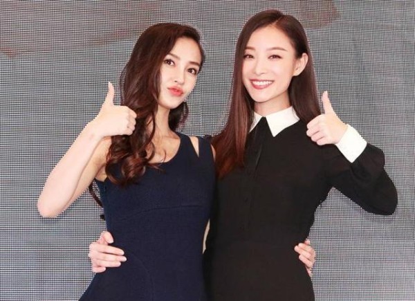 盘点娱乐圈的4对好闺蜜，倪妮和baby上榜，热巴竟和她是闺蜜！