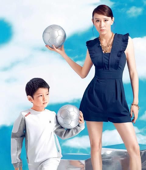 盘点明星亲子照，图一帅气，图三甜美，看到图四，网友：辣眼睛