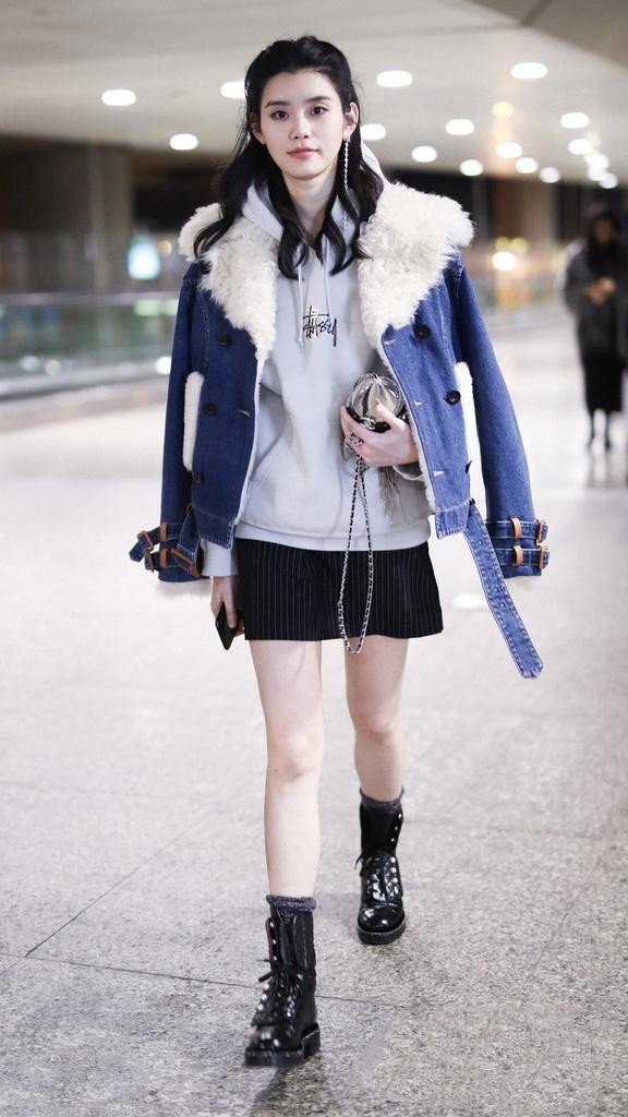 明星街拍穿搭小播报：看看最近时尚女星都在穿什么？