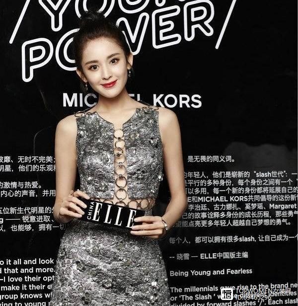 女明星同框比美，原来她才是真正王者