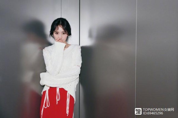 女明星同框比美，原来她才是真正王者