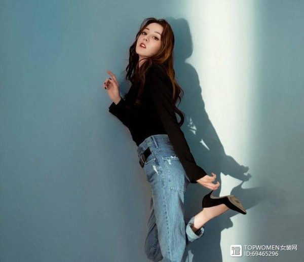 女明星同框比美，原来她才是真正王者