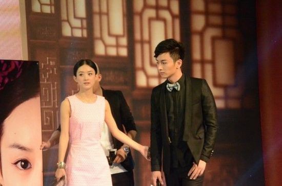 赵丽颖被轰滚出娱乐圈事件： 陈晓表白成导火线