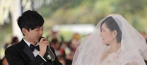 <a style='color:#f10404;' href='https://www.mingxing.cc/tags-1104.html ' target='_blank'>谢娜</a>反对“<a style='color:#f10404;' href='https://www.mingxing.cc/tags-1361.html ' target='_blank'>张杰</a><a style='color:#f10404;' href='https://www.mingxing.cc/tags-502.html ' target='_blank'>赵丽颖</a>”结婚，<a style='color:#f10404;' href='https://www.mingxing.cc/tags-1361.html ' target='_blank'>张杰</a>却公开要求忍痛祝福他们