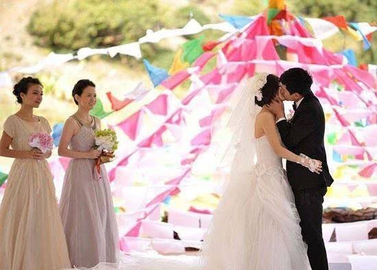 <a style='color:#f10404;' href='https://www.mingxing.cc/tags-1104.html ' target='_blank'>谢娜</a>反对“<a style='color:#f10404;' href='https://www.mingxing.cc/tags-1361.html ' target='_blank'>张杰</a><a style='color:#f10404;' href='https://www.mingxing.cc/tags-502.html ' target='_blank'>赵丽颖</a>”结婚，<a style='color:#f10404;' href='https://www.mingxing.cc/tags-1361.html ' target='_blank'>张杰</a>却公开要求忍痛祝福他们