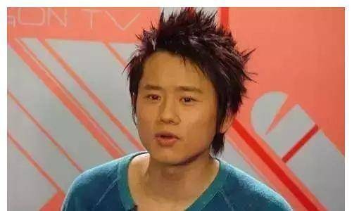 明星出道以前有多丑？热巴还是那个热巴，吴亦凡的杀马特亮瞎眼