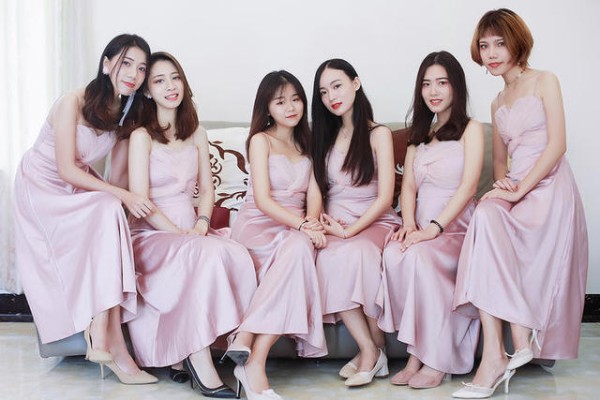 结婚穿什么衣服好看 宾客最强穿搭攻略【婚礼纪】