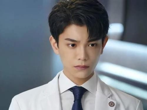 当前艺人粉丝活跃榜：丁禹兮垫底，热巴第三，榜首无作品也登顶！