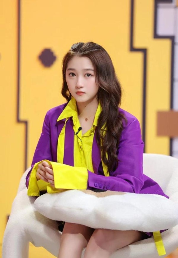 明星童年！“国民闺女”关晓彤：小时候陪朋友离家出走到三里屯