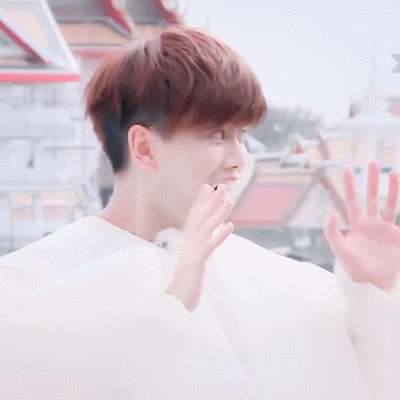 嘉伦星途：从素人到巨星的传奇之路，揭秘背后的故事！