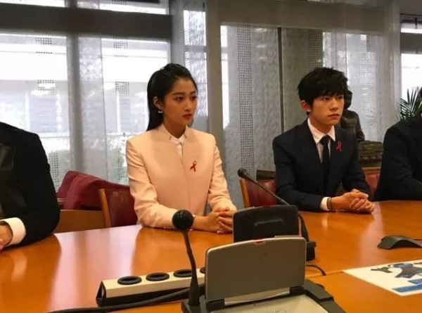 关晓彤、易烊千玺在世卫组织的全英文演讲能力是如何炼就的？