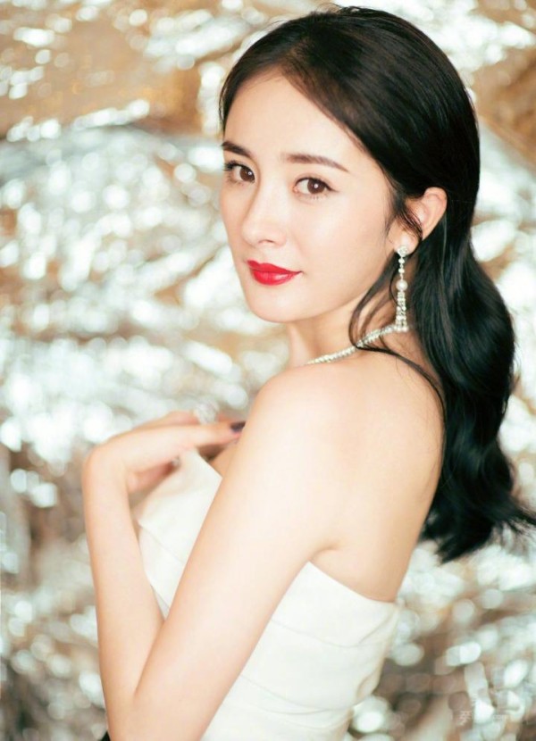 伯爵 Piaget 携手杨幂、蒋欣、杨紫、乔欣、高云翔助力芭莎BAZAAR明星慈善夜