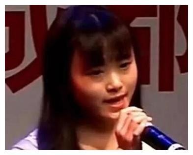 明星出道时的照片，变化有点大，娱乐圈的造星能力很厉害