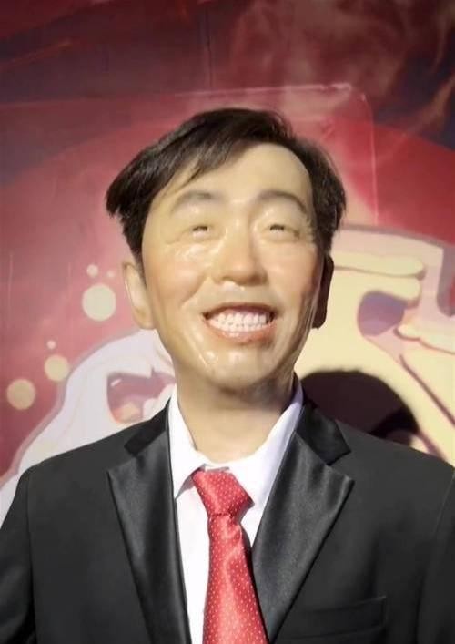 蜡像馆明星蜡像失真惨不忍睹：看一眼我真的没绷住！