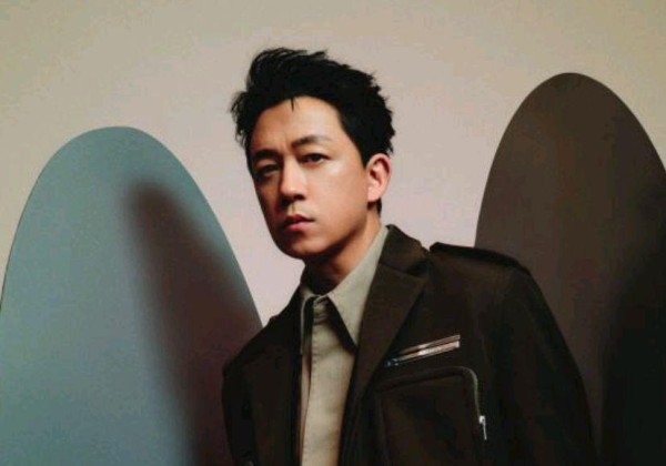 潘粤明代言违法保健品广告被罚25.8万，明星代言为何频繁出现问题