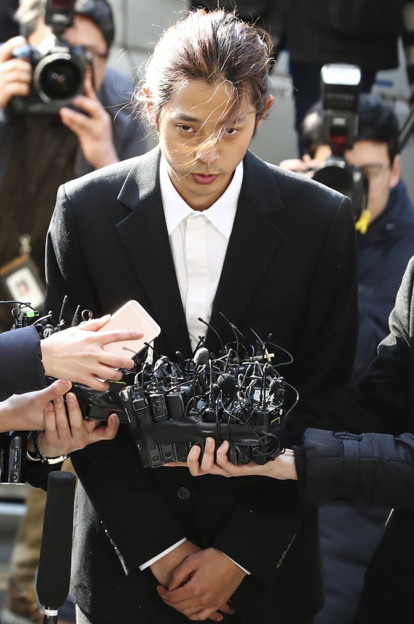 鄭俊英曾捲入淫片事件，還涉嫌性侵女性。(圖／達志)