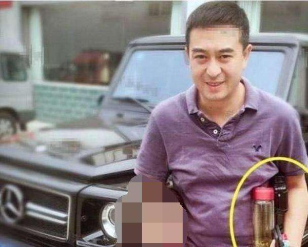 娱乐圈里十分有名的老戏骨, 两人一个演警察一个演坏蛋