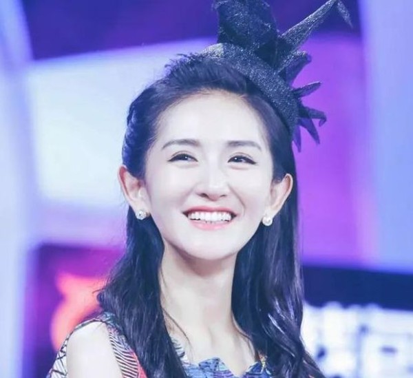 粉丝最多的十位明星，赵丽颖无缘上榜，杨颖第三，她粉丝接近一亿