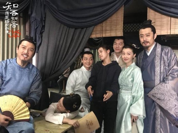 赵丽颖VS杨幂，堪称流量女王的赵丽颖能否pk过杨幂
