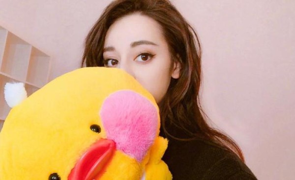赵丽颖领衔的五大流量女王中，似乎只有baby成名的方式最与众不同