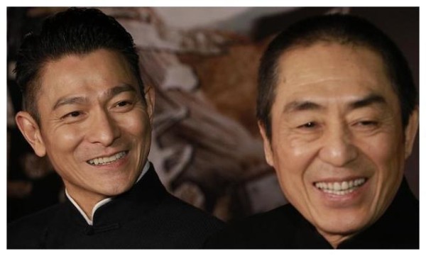 被张艺谋封杀的两位女星，前者乖乖退圈，后者让张艺谋损失近千万