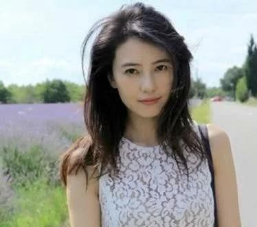 内地最受欢迎的10大高颜值女明星，景甜上榜，热巴排第4