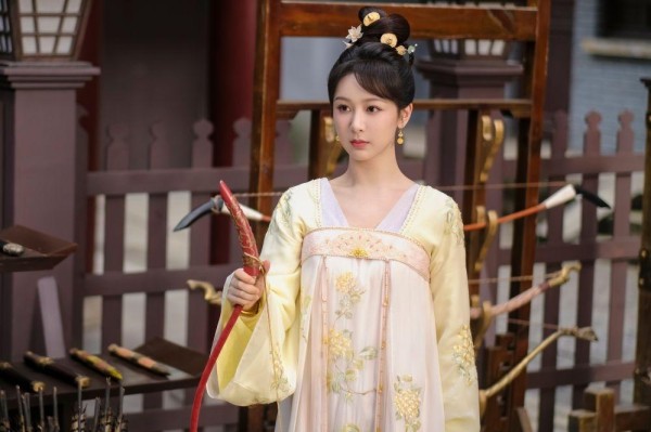 《长相思》杨紫人缘爆棚受封社交女王，她自曝社恐过往全网心疼