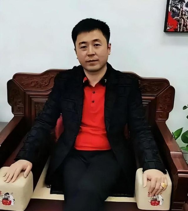 回顾：沈阳网红“涛哥”离世，劳斯莱斯开道相送，葬礼占满整条街-有驾
