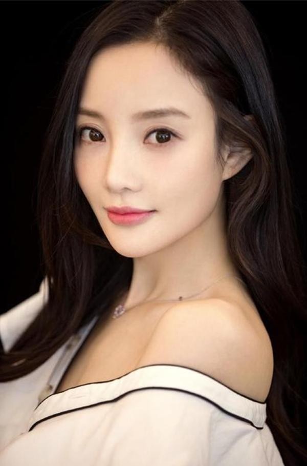 娱乐圈五位婚内出轨的女明星，前四个离婚，最后一个丈夫不离不弃
