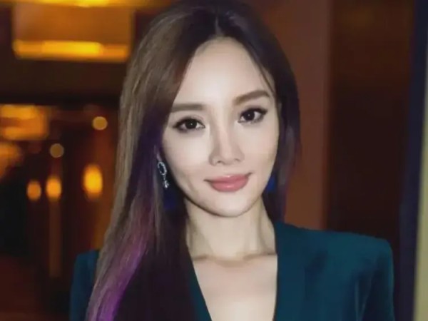 离婚6年后，李小璐首次正面回应PGone事件！贾乃亮没被戴绿帽？