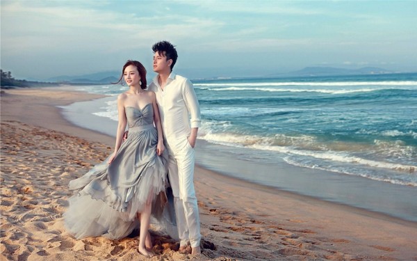 李小璐到底有没有离婚真相大揭秘？李小璐后悔离婚给甜馨改名卖惨
