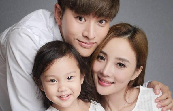 百万抚养费，贾乃亮李小璐离婚协议被曝光？李小璐方愤怒回应！