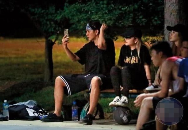 40岁罗志祥八个字向周扬青示爱，两人首度公开合照相约厮守一生